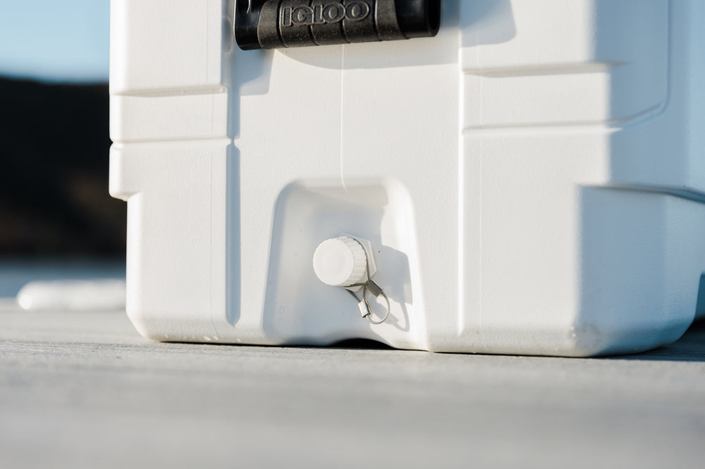 Igloo Maxcold 70QT Cooler Box - Grey