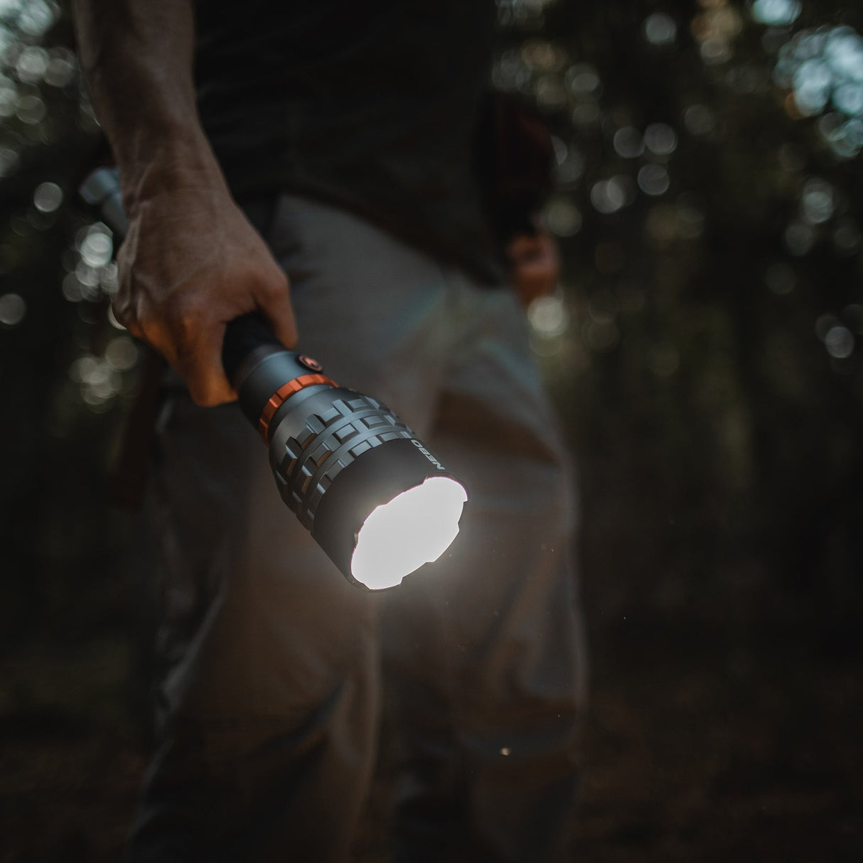 Nebo DaVinci 18000 Lumen High-Powered Flashlight