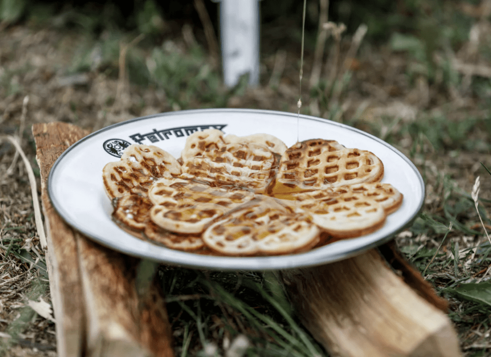 Petromax Set of 2 Medium Enamel Plates - White