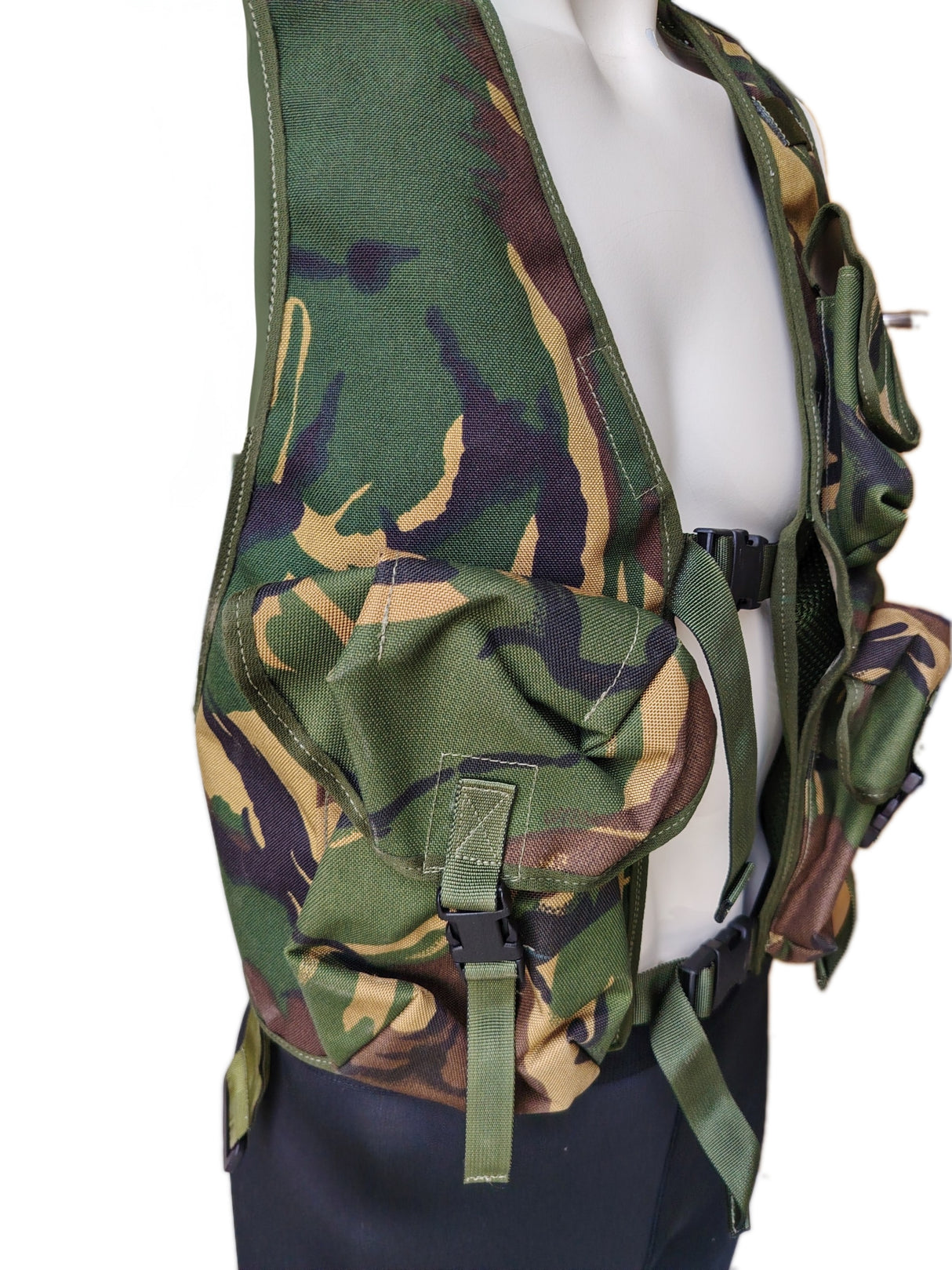 Vanguard DPM Assault Tactical Vest - Brand New