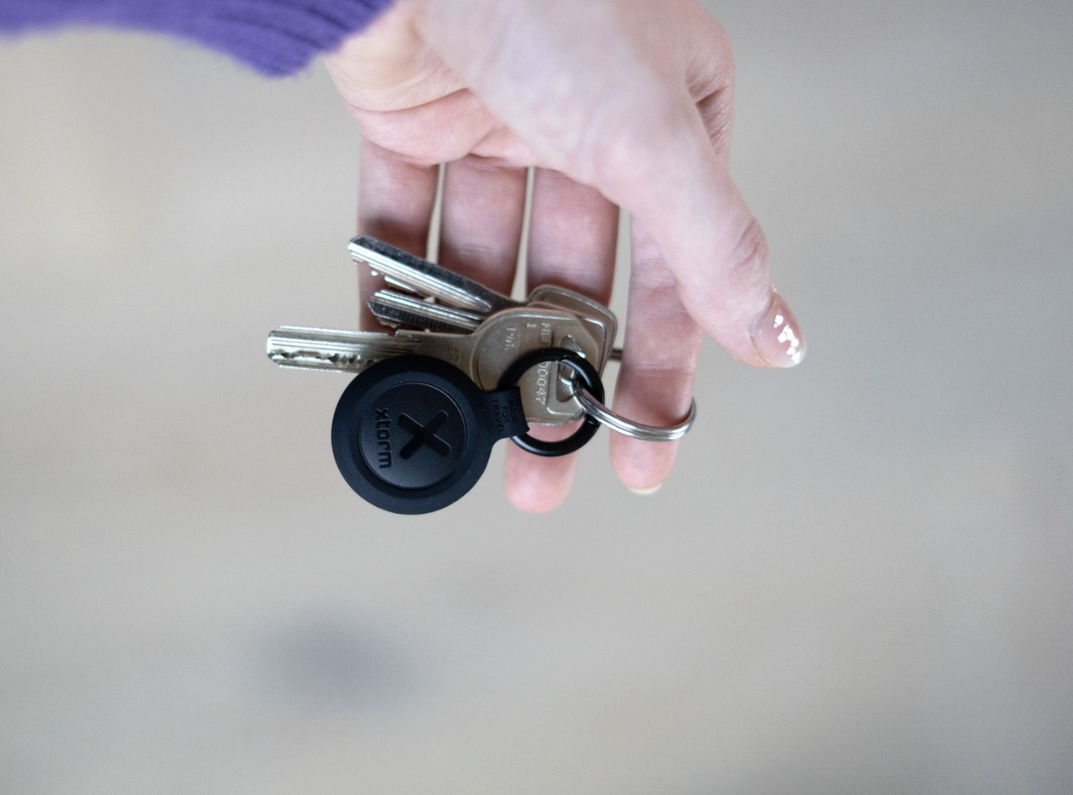 Xtorm Xtorm Travel Tag - Charcoal Black (iOS & Android)